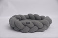 Bild in Galerie-Betrachter laden, Hundebett geflochten waschbar – runde Form & weiches Design in Grau