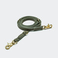 Bild in Galerie-Betrachter laden, Leder Hundeleine in Moosgrün, handgefertigt aus Nubukleder mit goldenen Karabinern von Cloud7