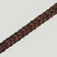 Bild in Galerie-Betrachter laden, Detailansicht der Lederflechtung – Geflochtenes Hundehalsband Braun – MVM