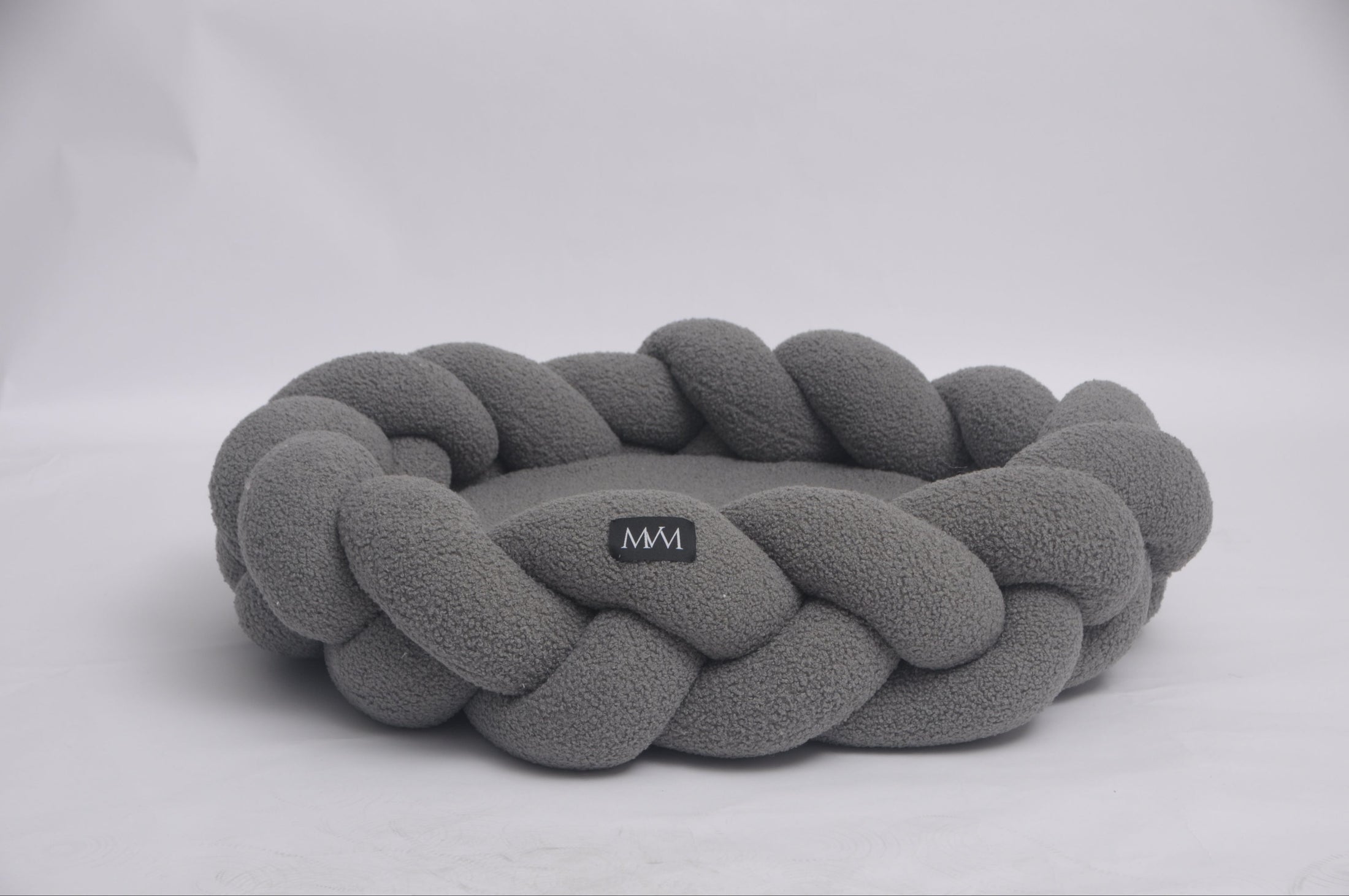 Hundebett geflochten waschbar – runde Form & weiches Design in Grau
