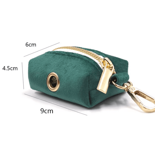 Hundeleine und Halsband Set aus Samt – stilvolle, edle Hundeleine Tasche mit Reißverschluss in grünem Samt.