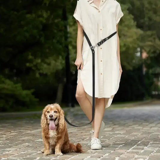 Umhängeleine & Doppelleine für Hunde in Rosa, verstellbar und freihändig, ideal für Spaziergänge.